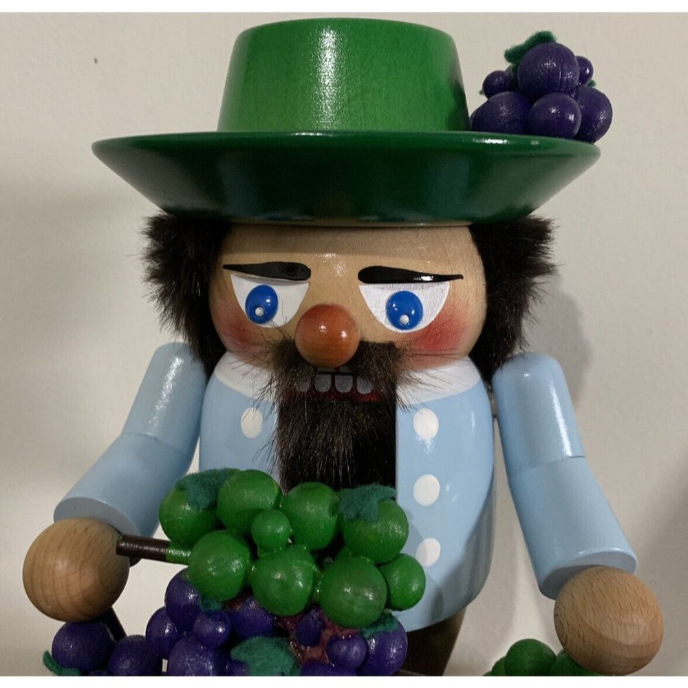 Steinbach Volkskunst W Germany Nutcracker Winemaker Christmas St. Patrick's Day - Picture 3 of 16